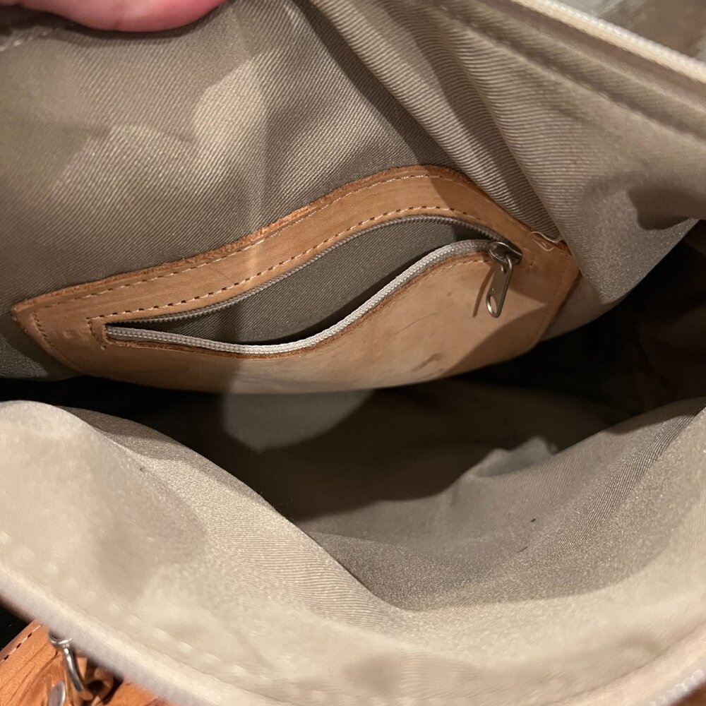 Grant's Naturals Cowhide Satchel - Picture 6 of 7